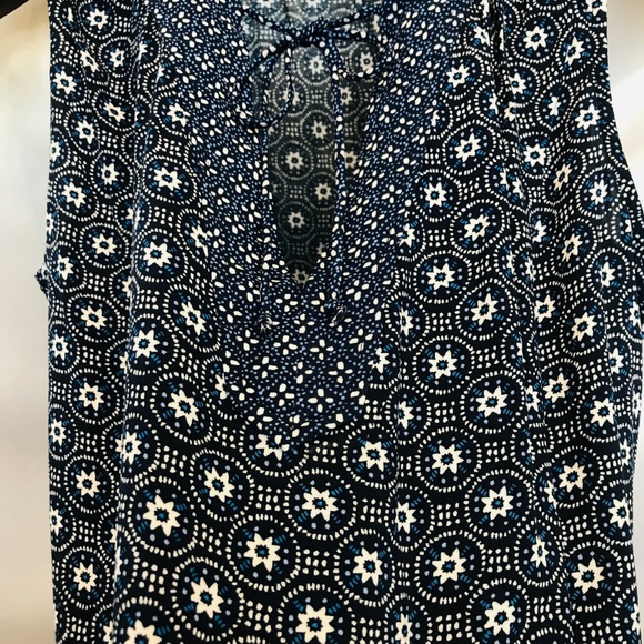 Old Navy Patterned Blouse  S - Picture 5 of 6